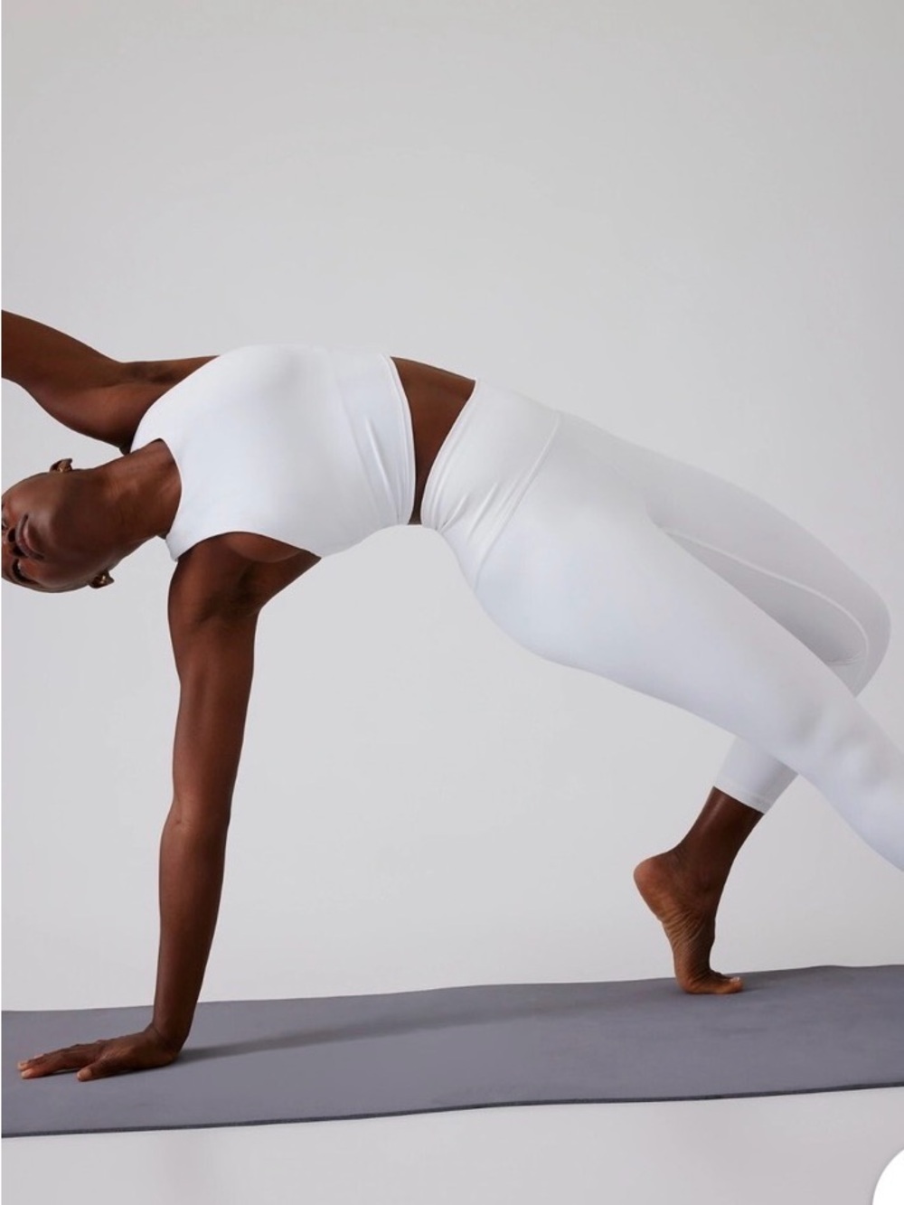 Elation Ultra High Rise 7/8 Legging
Buttery-soft stretch MP Medium Compression - Picture 4 of 14